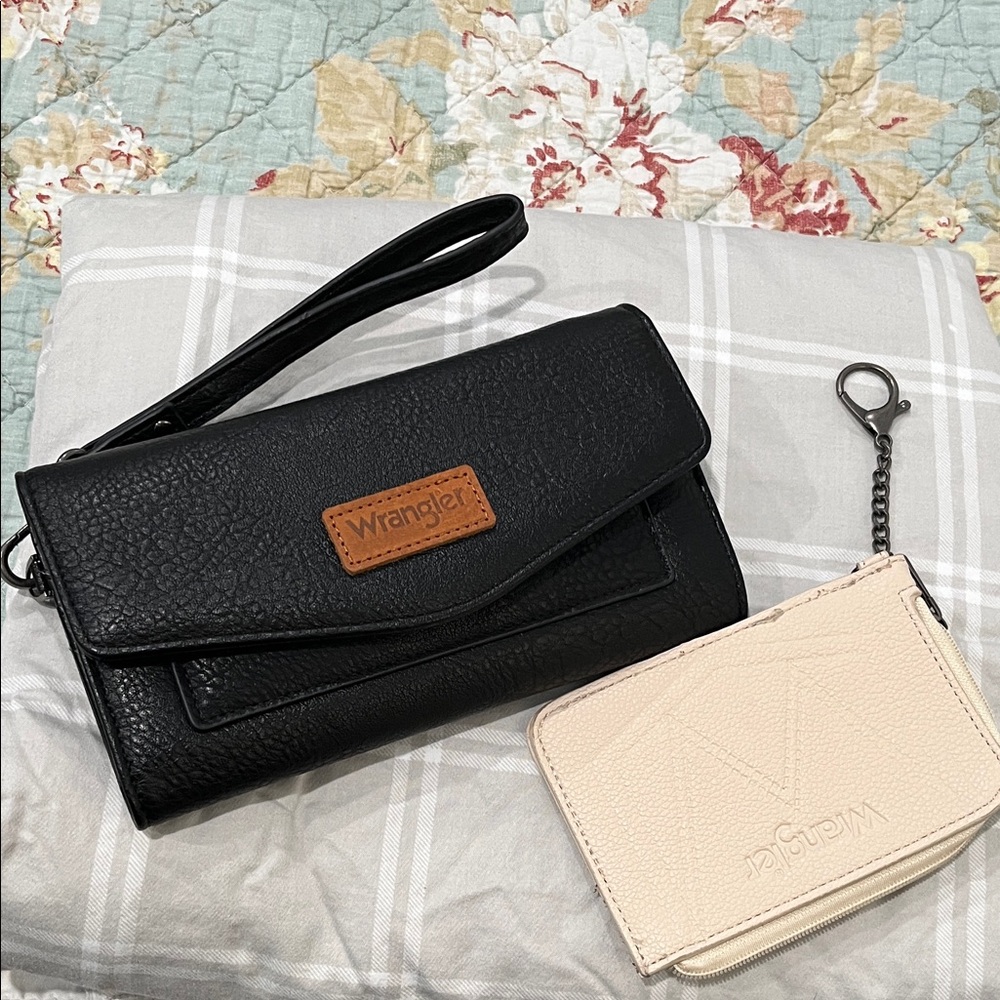 Wrangler Black and Cream Clutch and Cardholder